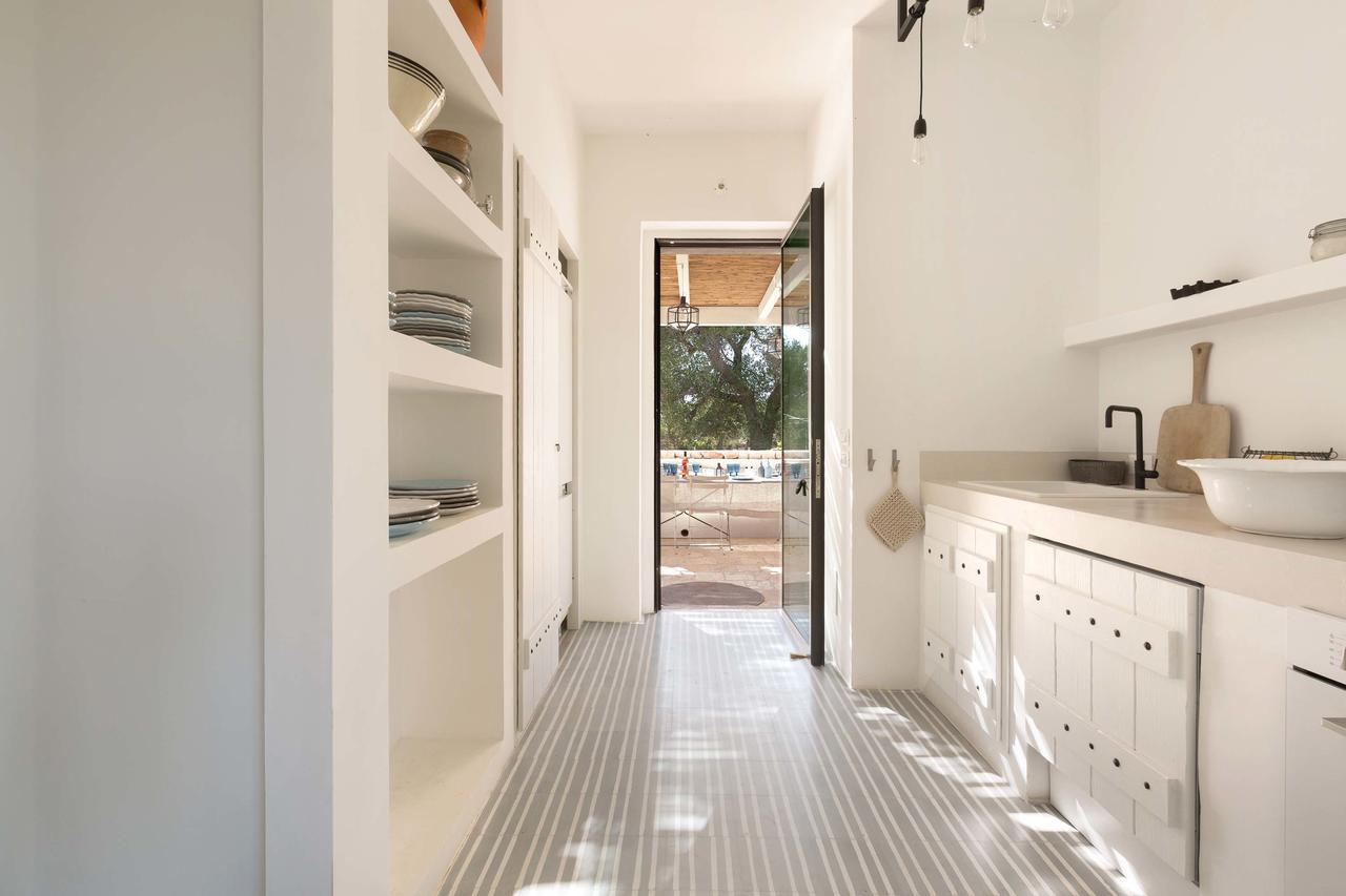 Casale Con Cipresso Villa Ostuni Exteriör bild